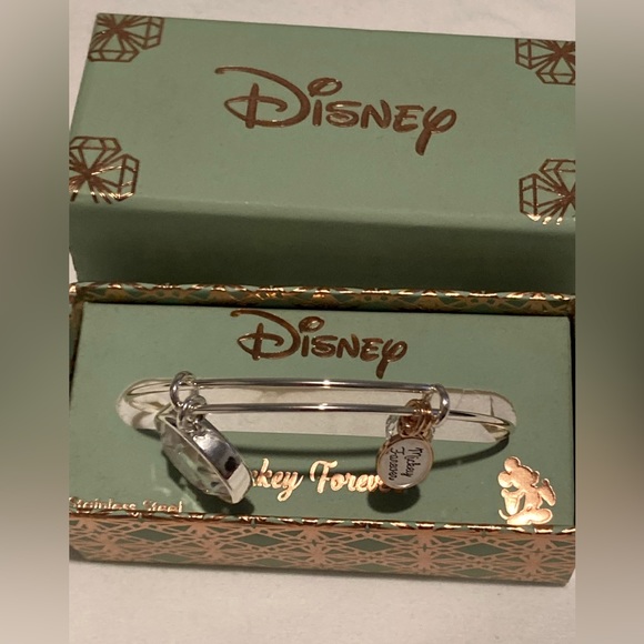 DISNEY EXPANDABLE CHARM BRACLET MICKEY FOREVER NWT IN BOX - Picture 1 of 5